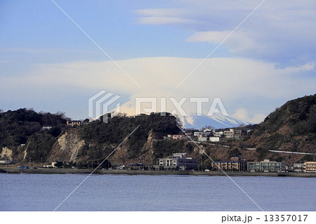 由比ヶ浜からの富士 13357017