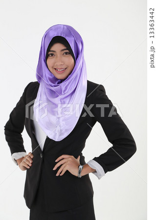 Business woman in hijab 13363442