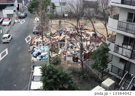 阪神淡路大震災 瓦礫置き場 阪神淡路大震災 瓦礫置き場 13364042