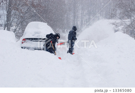 雪かき 13365080