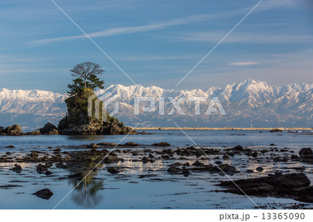 雨晴海岸からの立山連峰 雨晴海岸からの立山連峰 13365090