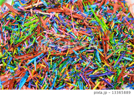 注意 白い背景に鉛筆線が残る場合があります カラープラスチックペンシル クーピーペンシル 色鉛 の写真素材