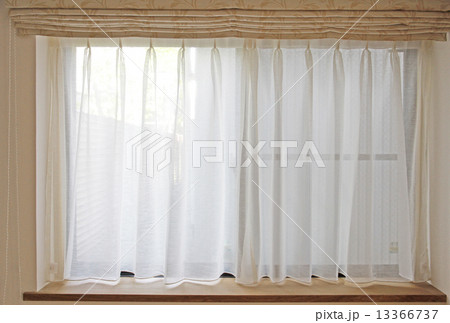 出窓カーテン 13366737