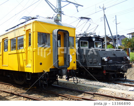 上毛電鉄　デハ2301と104系 13366890