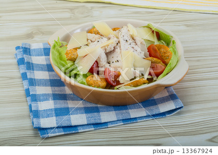 Caesar salad with chicken 13367924