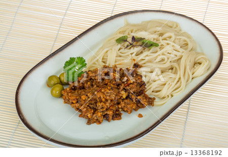 Spaghetti bolognese 13368192