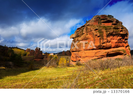 Red rocks at Alto Tajo in autumn Red rocks at Alto Tajo in autumn 13370166