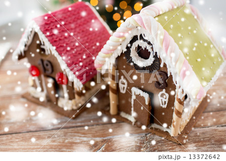 closeup of beautiful gingerbread houses at home 13372642