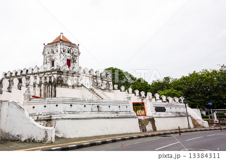 Phra Sumen Fort in Bangkok, Thailand. 13384311