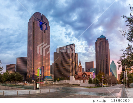 Dallas downtown - Arts district 13390209