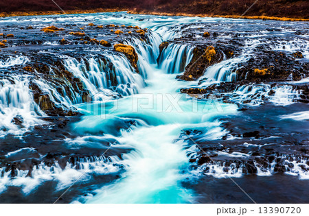 Beautiful cascade bruarfoss waterfall, Iceland Beautiful cascade bruarfoss waterfall, Iceland 13390720
