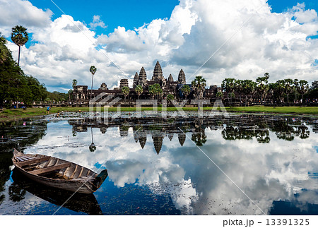 カンボジア・アンコールワット遺跡 13391325