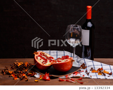 pomegranate 13392334