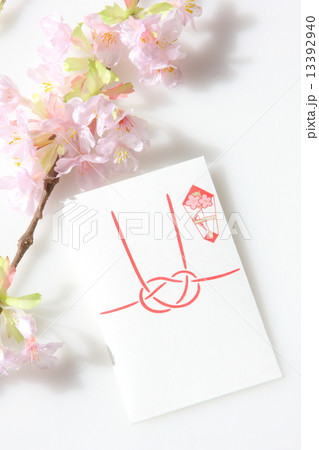 桜と祝儀袋 13392940