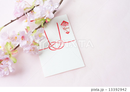 桜と祝儀袋 13392942
