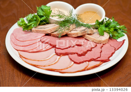 meat, ham and sauce 13394026