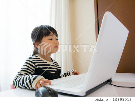 子供とパソコン 子供とパソコン 13395012