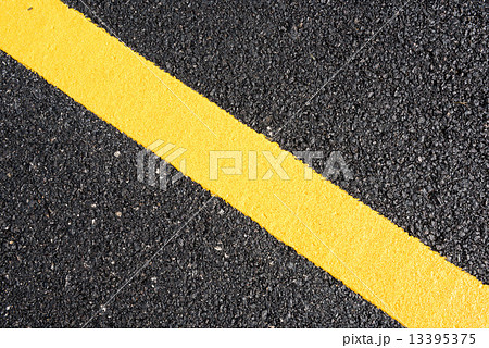 yellow line on the new road 13395375