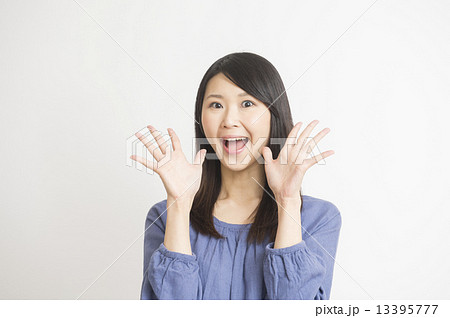 若い女性 13395777