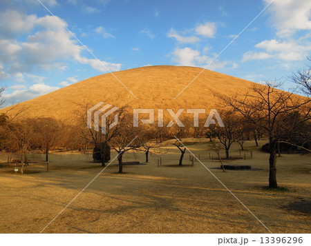 夕日の大室山 13396296