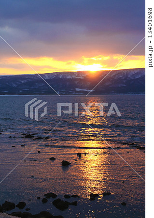 寿都湾に沈む夕陽 寿都湾に沈む夕陽 13401698