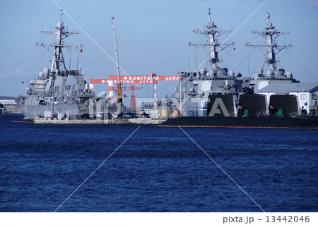 イージス艦 ステザム & 原子力潜水艦 3隻 アメリカ海軍 ( 横須賀港 ) イージス艦 ステザム & 原子力潜水艦 3隻 アメリカ海軍 ( 横須賀港 ) 13442046