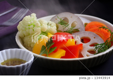 温野菜　サラダ バーニャカウダ　湯気 13443914