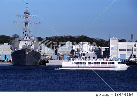 イージス艦 ラッセン アメリカ海軍 駆逐艦 横須賀港 の写真素材