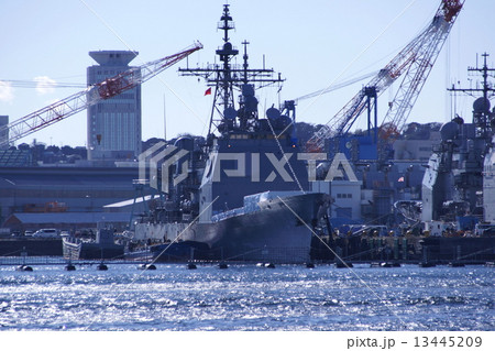 イージス艦 シャイロー アメリカ海軍 巡洋艦 ( 横須賀港 ) イージス艦 シャイロー アメリカ海軍 巡洋艦 ( 横須賀港 ) 13445209
