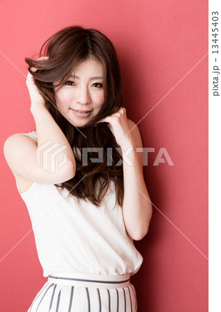 女性ヘアスタイルイメージ 13445403