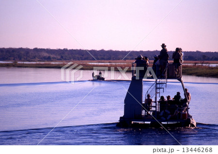 チョベ川の遊覧船 13446268