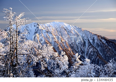霞沢岳、夕景　撮影地：西穂山荘付近 13448435