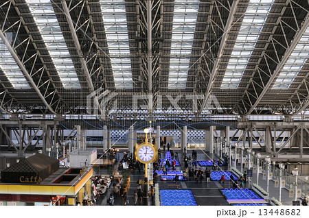 大阪駅　時空の広場 13448682