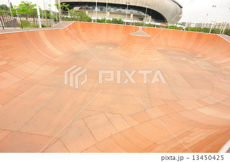 modern skatepark  13450425