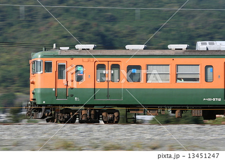 山陰本線113系流し撮り 13451247