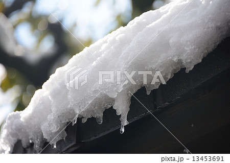屋根の雪解け 屋根の雪解け 13453691