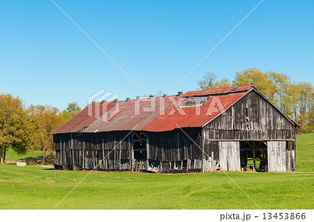 Old barn Old barn 13453866