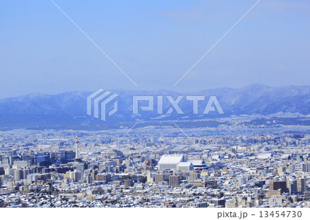 61年ぶり記録的積雪の京都市街 61年ぶり記録的積雪の京都市街 13454730