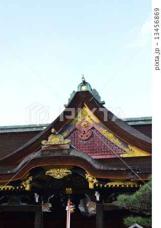 国宝・北野天満宮の「拝殿」(京都市上京区馬喰町) 国宝・北野天満宮の「拝殿」(京都市上京区馬喰町) 13456869