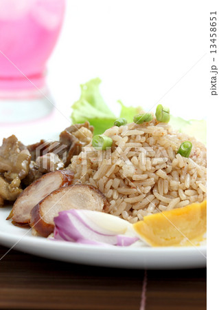 Thai food rice mixes the shrimp paste isolated in white backgrou 13458651