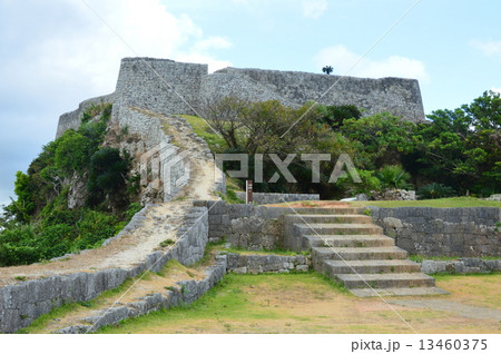 世界遺産･勝連城跡（沖縄県うるま市勝連南風原） 13460375