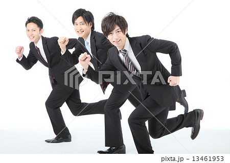 ビジネスマン　走る　景気上昇　イメージ　 13461953