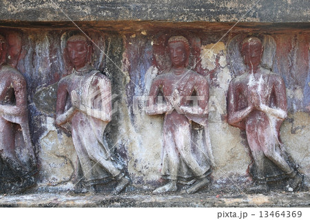 Ancinet salute Buddha statues 13464369