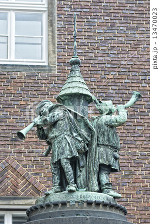 bremen city hall statue bremen city hall statue 13470023