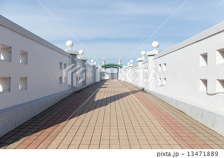 天草　道の駅有明　リップルランドの歩道橋 13471889