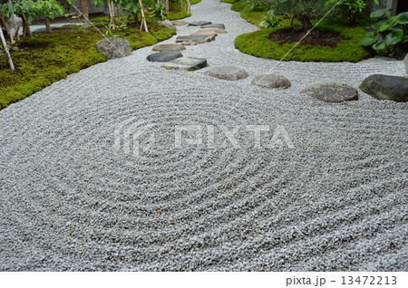 離れへと続く枯山水　建仁寺　 13472213