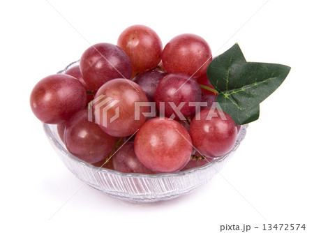 red grapes 13472574