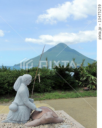 鹿児島薩摩半島 長崎鼻からの風景 その4 浦島太郎像と開聞岳 鹿児島薩摩半島 長崎鼻からの風景 その4 浦島太郎像と開聞岳 13475259