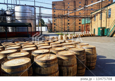 アメリカ　ケンタッキー州　バーボン蒸留所 13475708