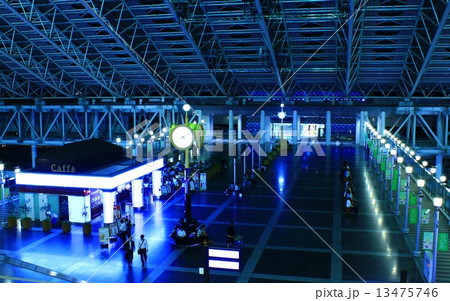 大阪ステーション広場の夜 13475746